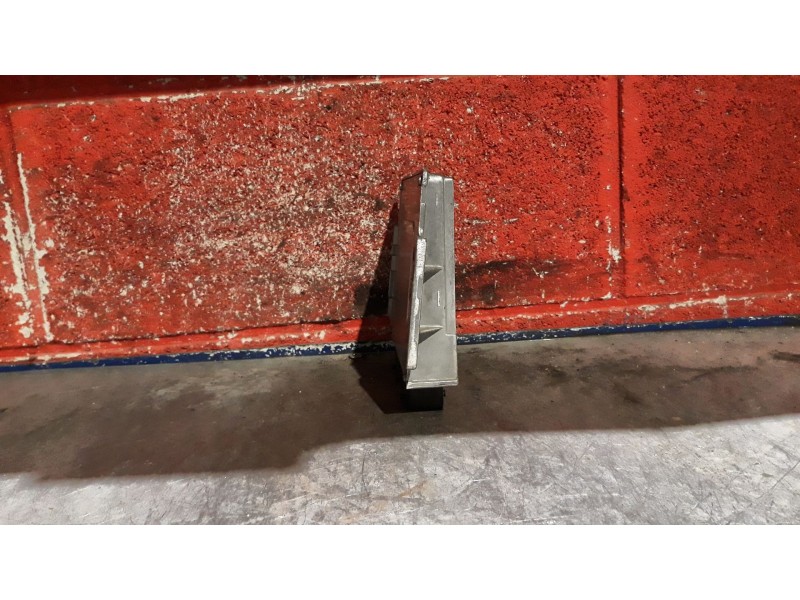 Recambio de centralita motor uce para renault laguna ii (bg0) 1.6 | 0.01 - ... 1.6 | 0.01 - ... referencia OEM IAM 8200164728  