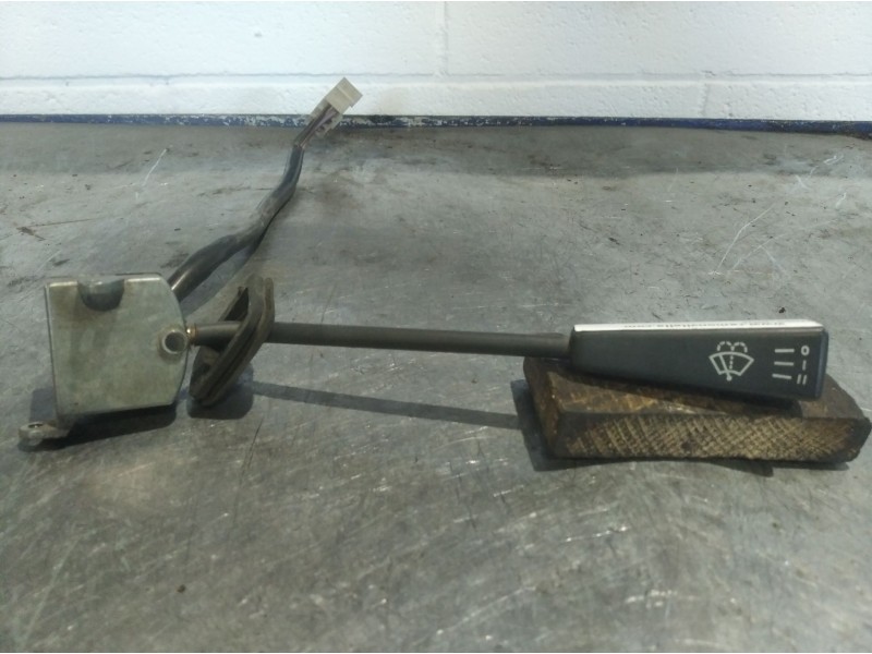 Recambio de mando limpia para mercedes mb180 referencia OEM IAM    Recambio de mando limpia para mercedes mb180 referencia OEM IAM