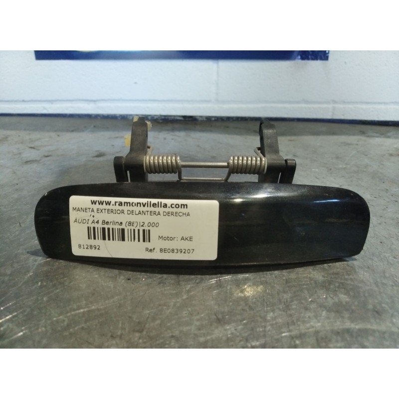 Recambio de maneta exterior delantera derecha para audi a4 berlina (8e) 2.5 tdi quattro (132kw) referencia OEM IAM 8E0839207  