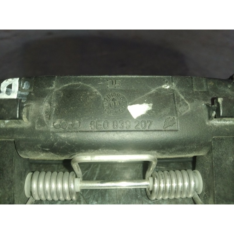 Recambio de maneta exterior delantera derecha para audi a4 berlina (8e) 2.5 tdi quattro (132kw) referencia OEM IAM 8E0839207  