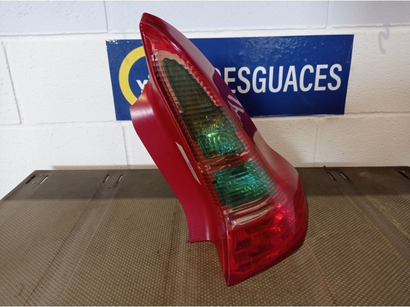 Recambio de piloto trasero derecho para citroen c4 coupe 1.4 16v referencia OEM IAM   