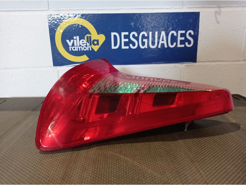 Recambio de piloto trasero derecho para citroen c4 coupe 1.4 16v referencia OEM IAM   