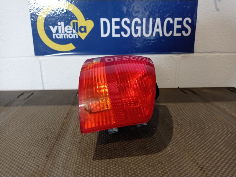 Recambio de piloto trasero derecho para audi a4 berlina (8e) 2.0 16v tfsi referencia OEM IAM   