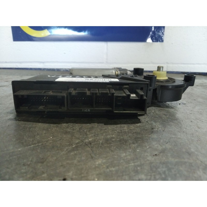 Recambio de motor elevalunas delantero derecho para audi a4 berlina (8e) 2.5 tdi quattro (132kw) referencia OEM IAM 8E1959802B  