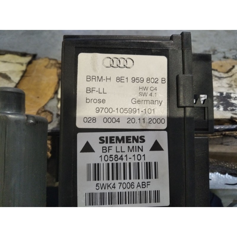 Recambio de motor elevalunas delantero derecho para audi a4 berlina (8e) 2.5 tdi quattro (132kw) referencia OEM IAM 8E1959802B  