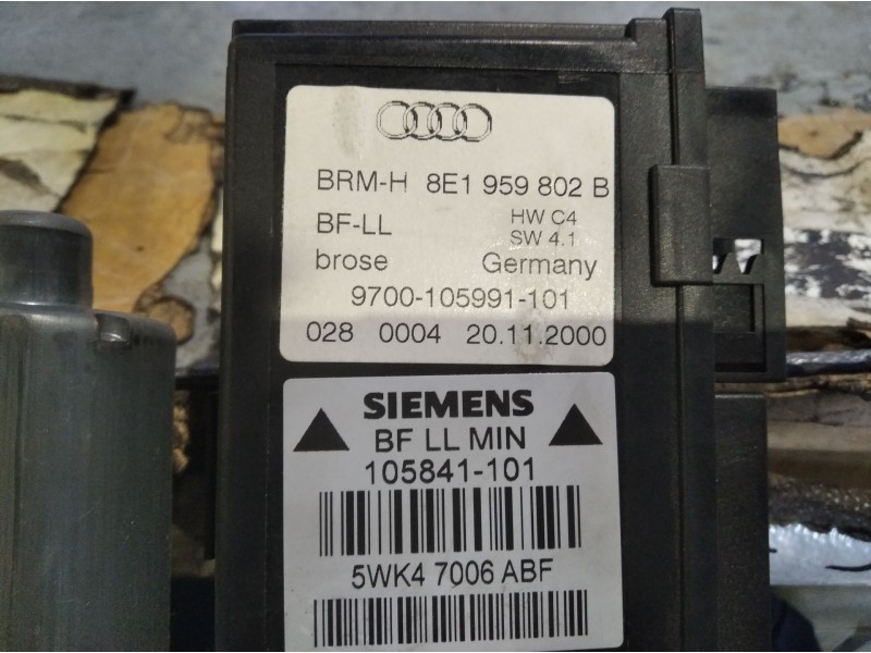 Recambio de motor elevalunas delantero derecho para audi a4 berlina (8e) 2.5 tdi quattro (132kw) referencia OEM IAM 8E1959802B  
