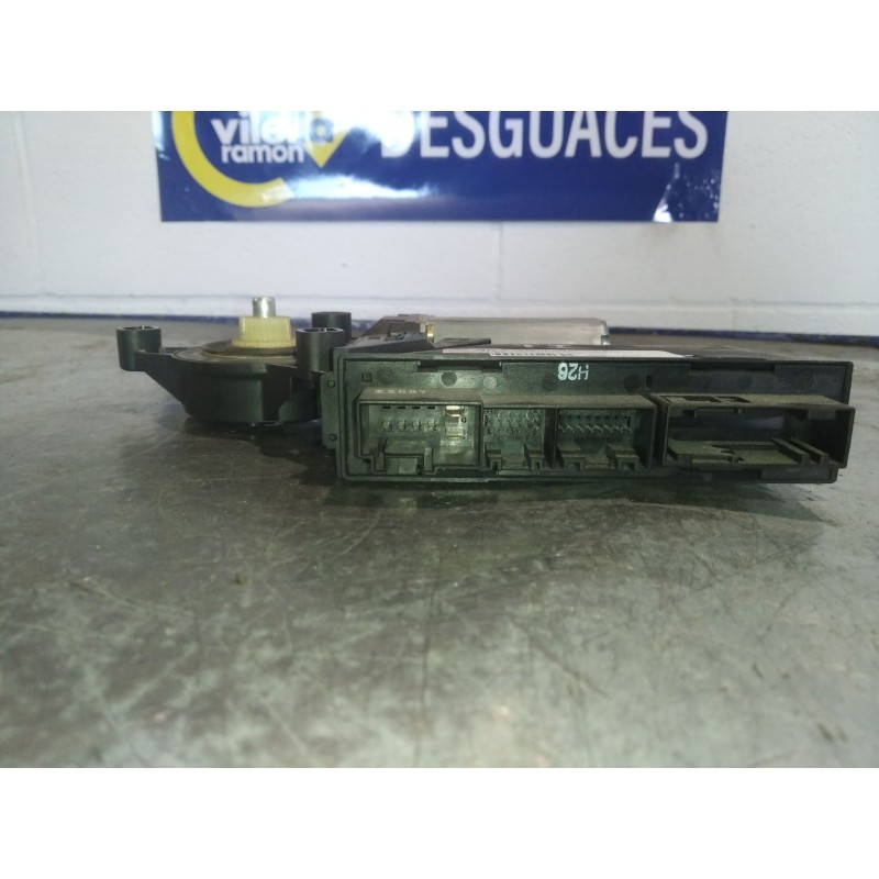 Recambio de motor elevalunas trasero izquierdo para audi a4 berlina (8e) 2.5 tdi quattro (132kw) referencia OEM IAM 8E0959801A  