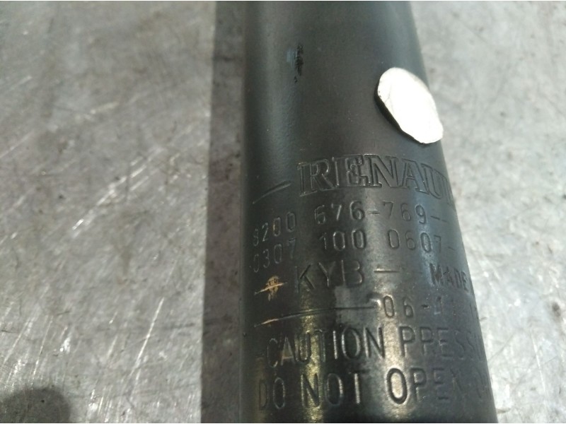 Recambio de amortiguador trasero para renault clio iii authentique referencia OEM IAM 8200676769  