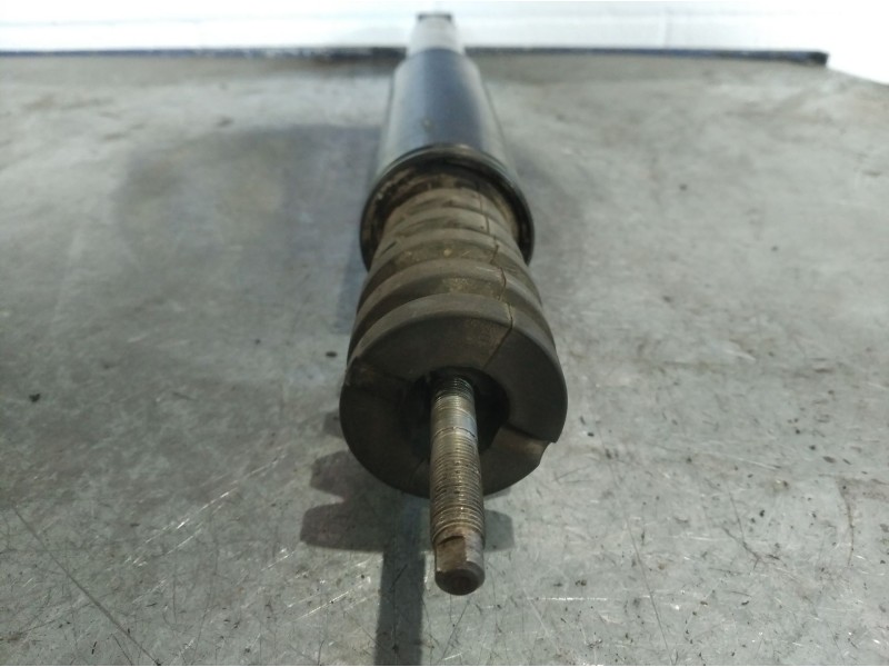 Recambio de amortiguador trasero para renault clio iii authentique referencia OEM IAM 8200676769  