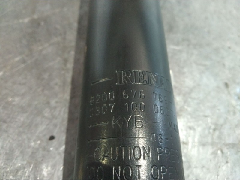 Recambio de amortiguador trasero para renault clio iii authentique referencia OEM IAM 8200676769  