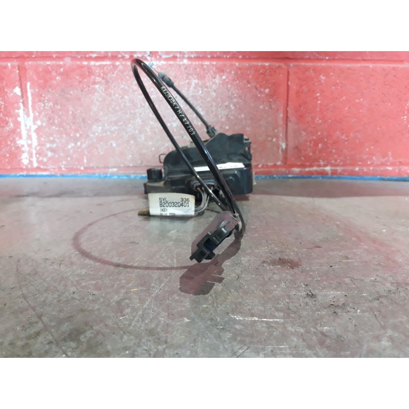 Recambio de cerradura puerta delantera izquierda para renault megane ii (bm0/1_, cm0/1_) 1.9 dci referencia OEM IAM 3PUERTAS  