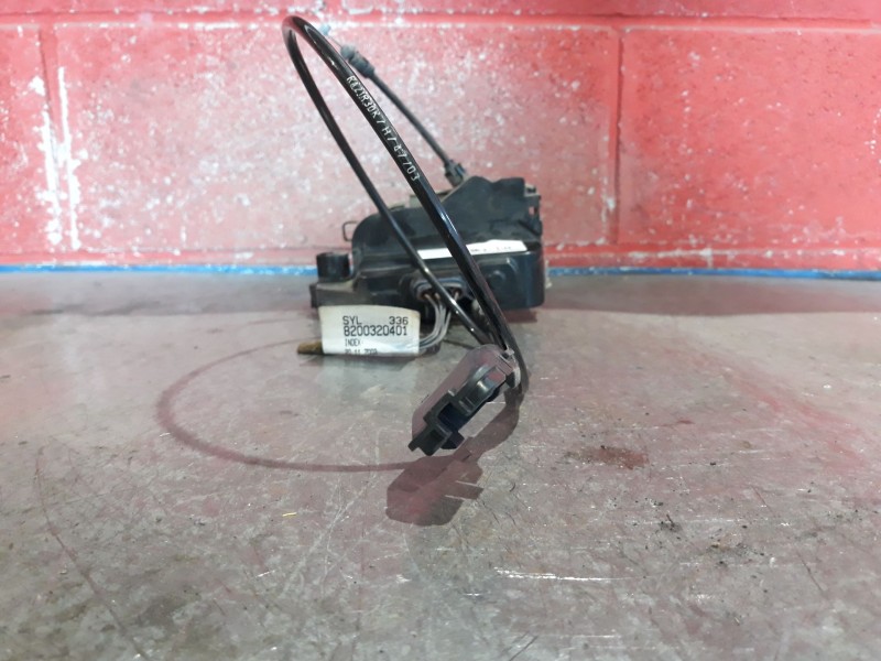 Recambio de cerradura puerta delantera izquierda para renault megane ii (bm0/1_, cm0/1_) 1.9 dci referencia OEM IAM 3PUERTAS  