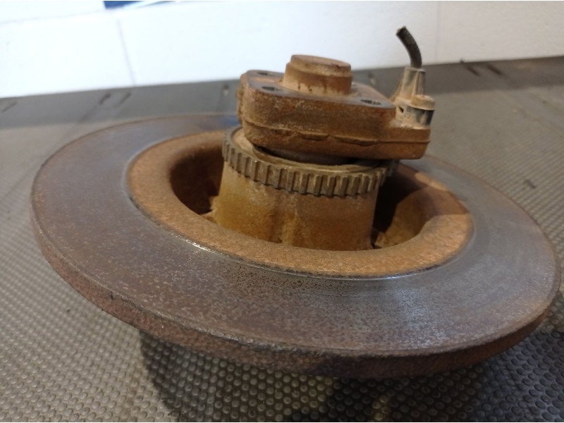 Recambio de buje trasero izquierdo para renault scenic (ja..) 1.9 dci authentique | 03.01 - ... 1.9 dci authentique | 03.01 - ..