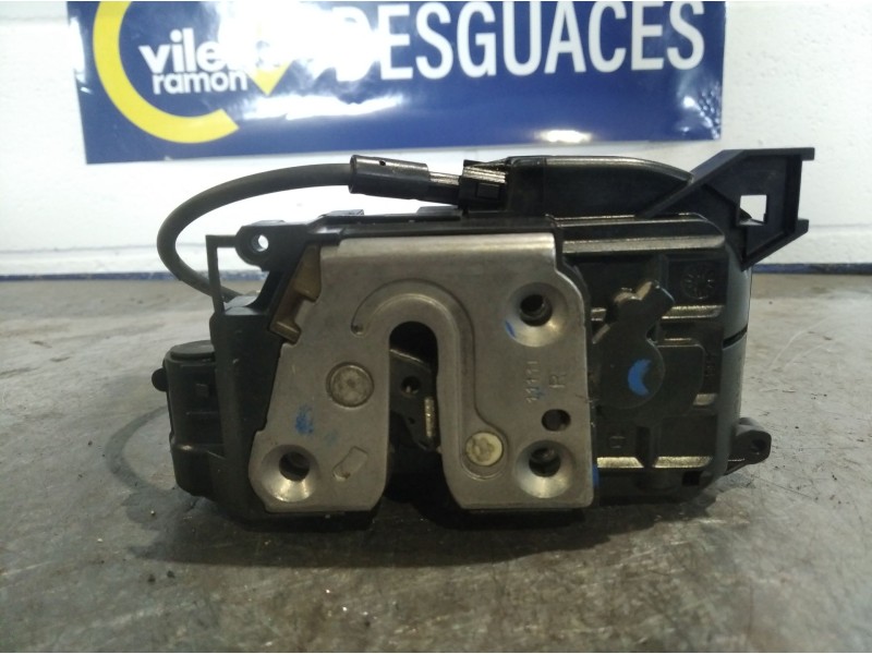 Recambio de cerradura puerta delantera derecha para renault clio iii  | 0.05 - ...  | 0.05 - ... referencia OEM IAM 300125F  