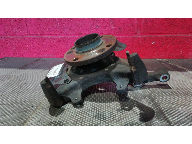 Recambio de mangueta delantera derecha para volkswagen polo referencia OEM IAM    Recambio de mangueta delantera derecha para volkswagen polo referencia OEM IAM