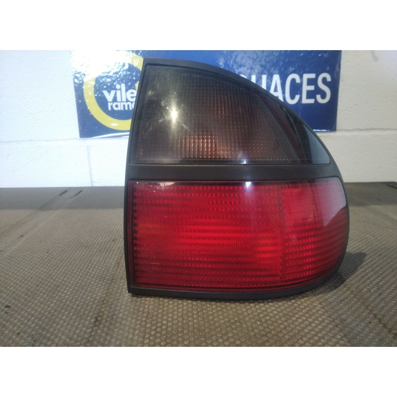 Recambio de piloto trasero derecho para renault laguna (b56) 1.8 | 0.94 - 0.98 1.8 | 0.94 - 0.98 referencia OEM IAM   
