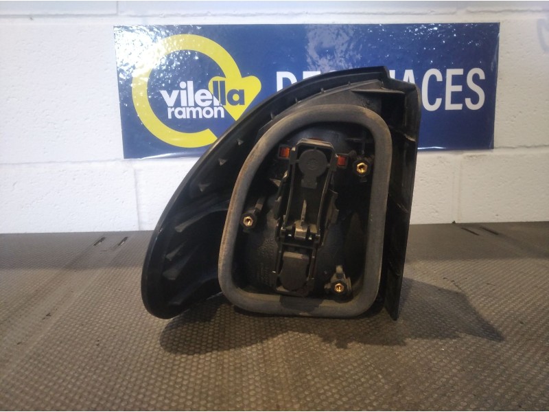 Recambio de piloto trasero derecho para renault laguna (b56) 1.8 | 0.94 - 0.98 1.8 | 0.94 - 0.98 referencia OEM IAM   
