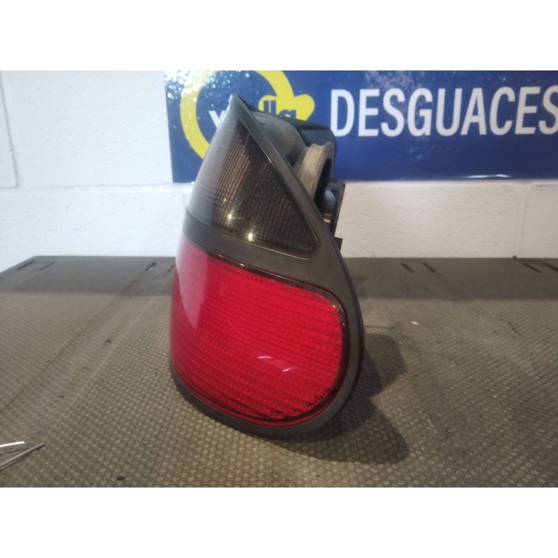 Recambio de piloto trasero derecho para renault laguna (b56) 1.8 | 0.94 - 0.98 1.8 | 0.94 - 0.98 referencia OEM IAM   