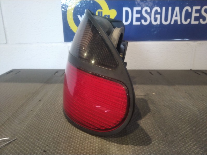 Recambio de piloto trasero derecho para renault laguna (b56) 1.8 | 0.94 - 0.98 1.8 | 0.94 - 0.98 referencia OEM IAM   