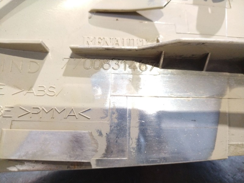 Recambio de piloto delantero derecho para renault megane scenic alize 1.6e referencia OEM IAM 7700831467  