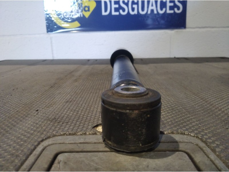 Recambio de amortiguador trasero para renault clio iii  | 0.05 - ...  | 0.05 - ... referencia OEM IAM 562108573R   Recambio de amortiguador trasero para renault clio iii  | 0.05 - ...  | 0.05 - ... referencia OEM IAM 562108573R