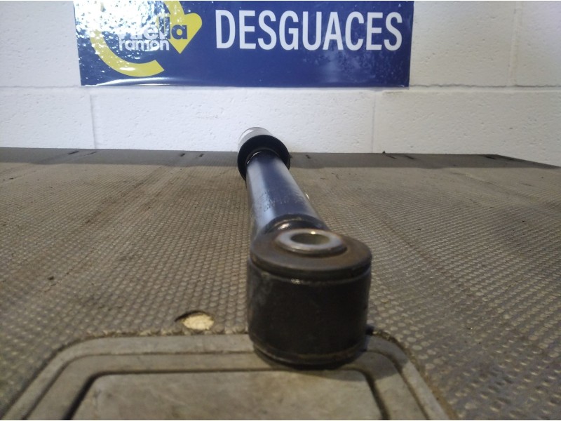 Recambio de amortiguador trasero para renault clio iii  | 0.05 - ...  | 0.05 - ... referencia OEM IAM 562108573R   Recambio de amortiguador trasero para renault clio iii  | 0.05 - ...  | 0.05 - ... referencia OEM IAM 562108573R