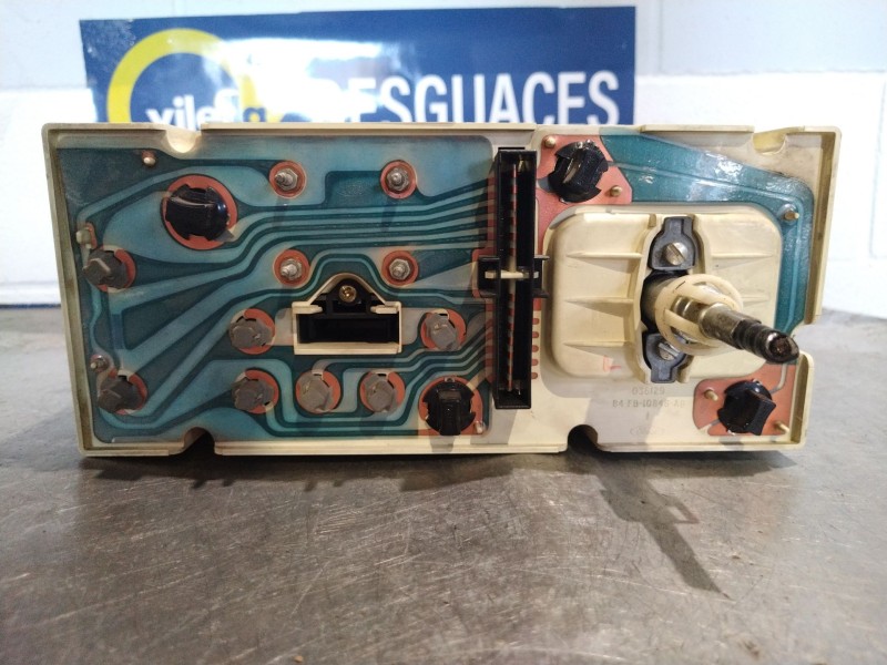 Recambio de cuadro instrumentos para ford fiesta berl./express básico | 08.80 - ... básico | 08.80 - ... referencia OEM IAM 84FB