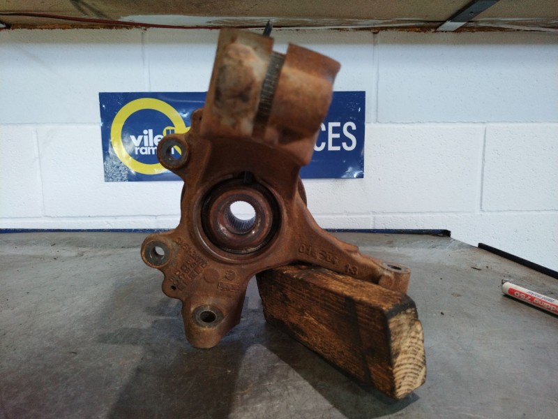 Recambio de mangueta delantera derecha para ford focus berlina (cap) 1.8 tdci turbodiesel cat referencia OEM IAM   