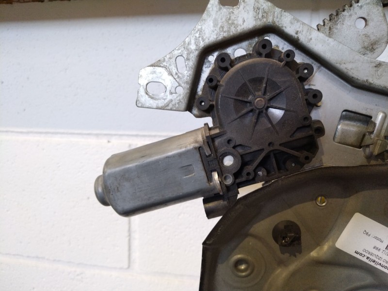 Recambio de elevalunas delantero izquierdo para renault laguna (b56) 1.9 dti rt referencia OEM IAM   