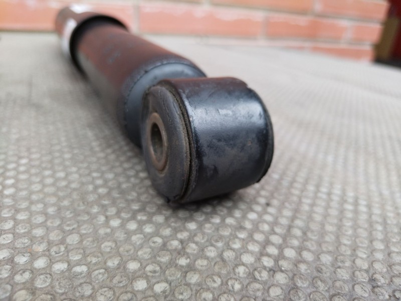 Recambio de amortiguador delantero izquierdo para nissan cabstar e110 | ... e110 | ... referencia OEM IAM    Recambio de amortiguador delantero izquierdo para nissan cabstar e110 | ... e110 | ... referencia OEM IAM