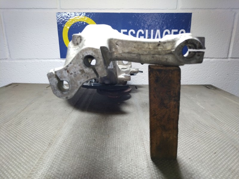 Recambio de mangueta delantera izquierda para audi a4 berlina (8e) 2.5 tdi quattro (132kw) referencia OEM IAM   