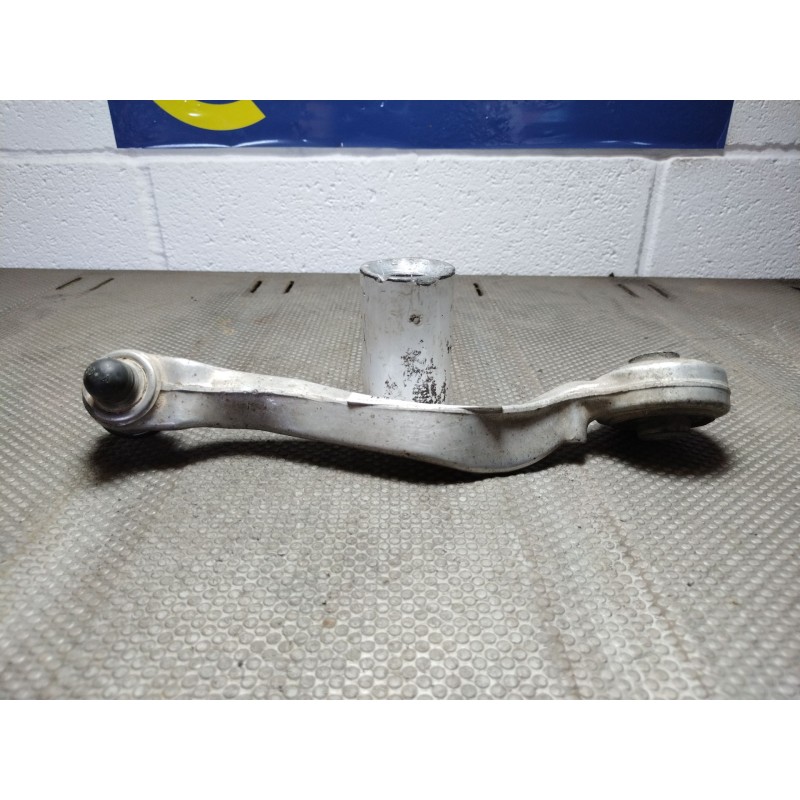 Recambio de brazo suspension superior delantero izquierdo para audi a4 avant (b5) 1.9 tdi referencia OEM IAM   