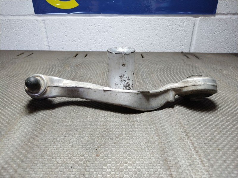 Recambio de brazo suspension superior delantero izquierdo para audi a4 avant (b5) 1.9 tdi referencia OEM IAM   