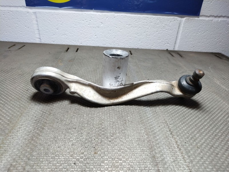 Recambio de brazo suspension superior delantero izquierdo para audi a4 avant (b5) 1.9 tdi referencia OEM IAM   