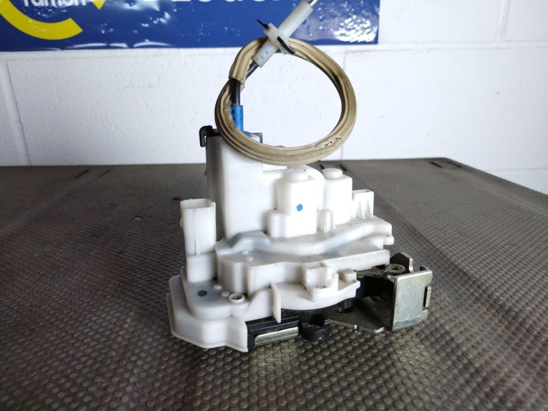 Recambio de cerradura puerta delantera derecha para fiat doblo active referencia OEM IAM 51910332   Recambio de cerradura puerta delantera derecha para fiat doblo active referencia OEM IAM 51910332