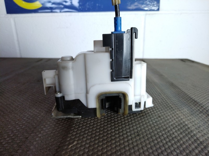 Recambio de cerradura puerta delantera derecha para fiat doblo active referencia OEM IAM 51910332   Recambio de cerradura puerta delantera derecha para fiat doblo active referencia OEM IAM 51910332