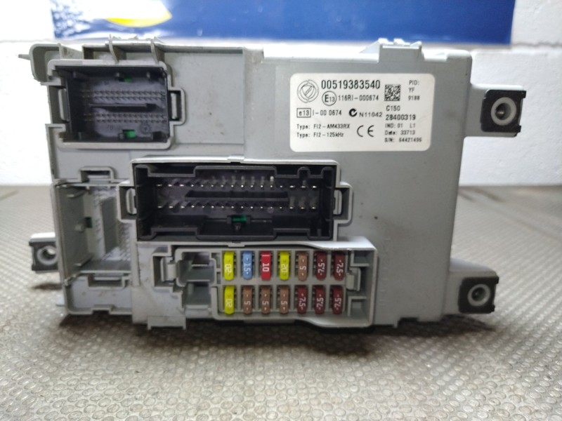 Recambio de caja reles fusibles para fiat doblo active referencia OEM IAM 00519383540  