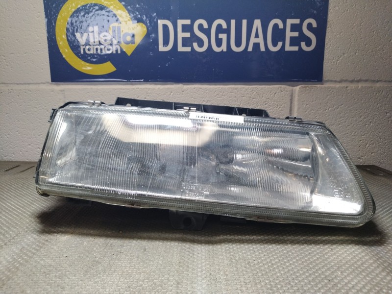 Recambio de faro derecho para citroen xantia berlina 2.1 td sx referencia OEM IAM   