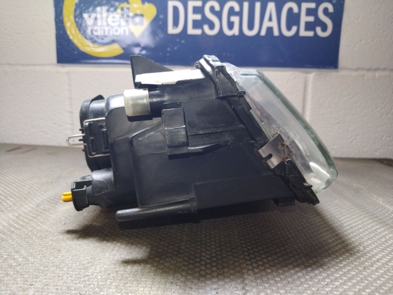 Recambio de faro derecho para citroen xantia berlina 2.1 td sx referencia OEM IAM   