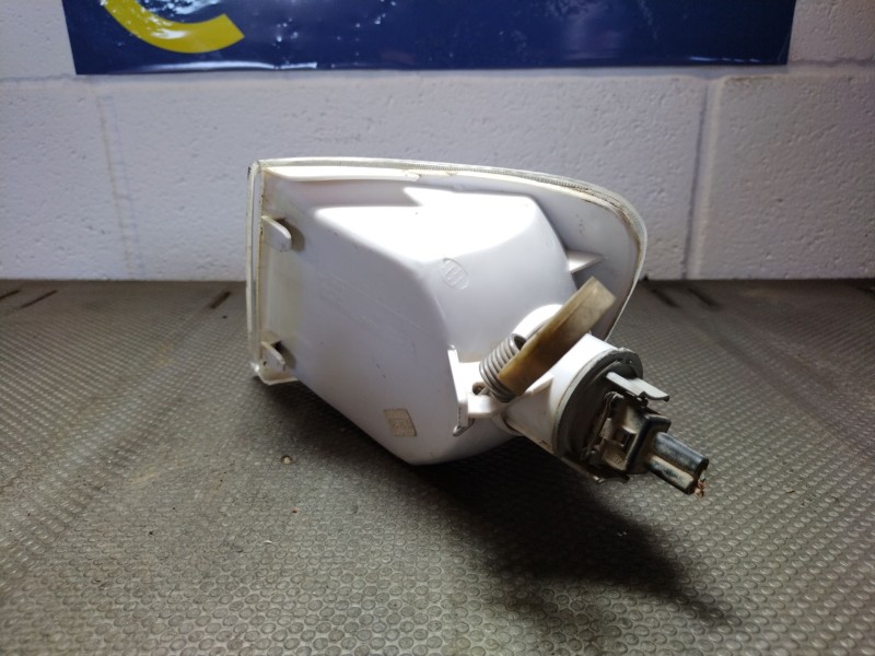 Recambio de piloto delantero derecho para ford escort referencia OEM IAM   