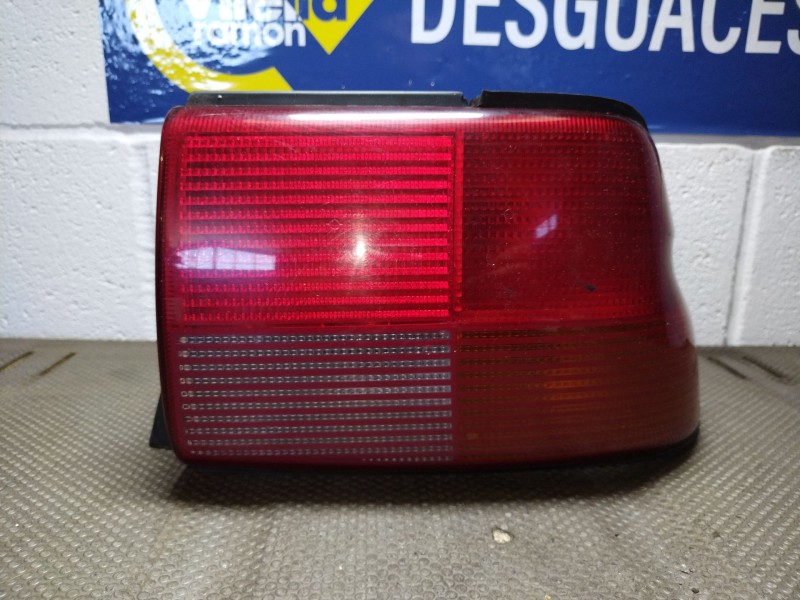 Recambio de piloto trasero derecho para ford escort referencia OEM IAM 93AG13A602 93AG13N004 