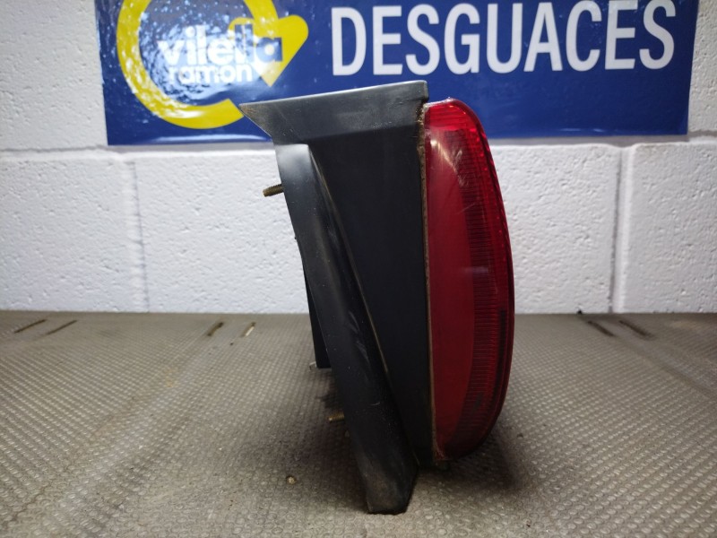 Recambio de piloto trasero derecho para ford escort referencia OEM IAM 93AG13A602 93AG13N004 