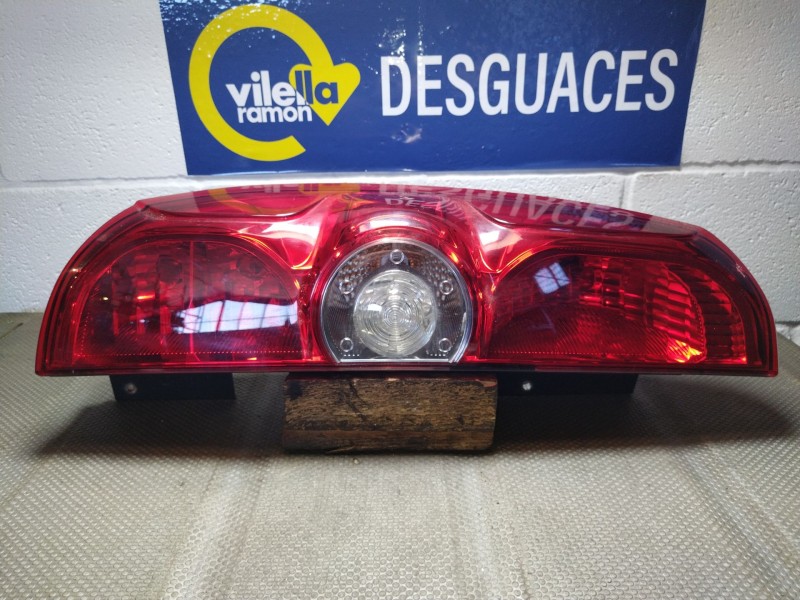 Recambio de piloto trasero izquierdo para fiat doblo active referencia OEM IAM    Recambio de piloto trasero izquierdo para fiat doblo active referencia OEM IAM