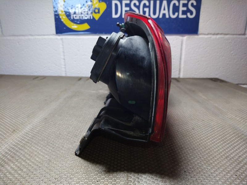 Recambio de piloto trasero izquierdo para fiat doblo active referencia OEM IAM    Recambio de piloto trasero izquierdo para fiat doblo active referencia OEM IAM