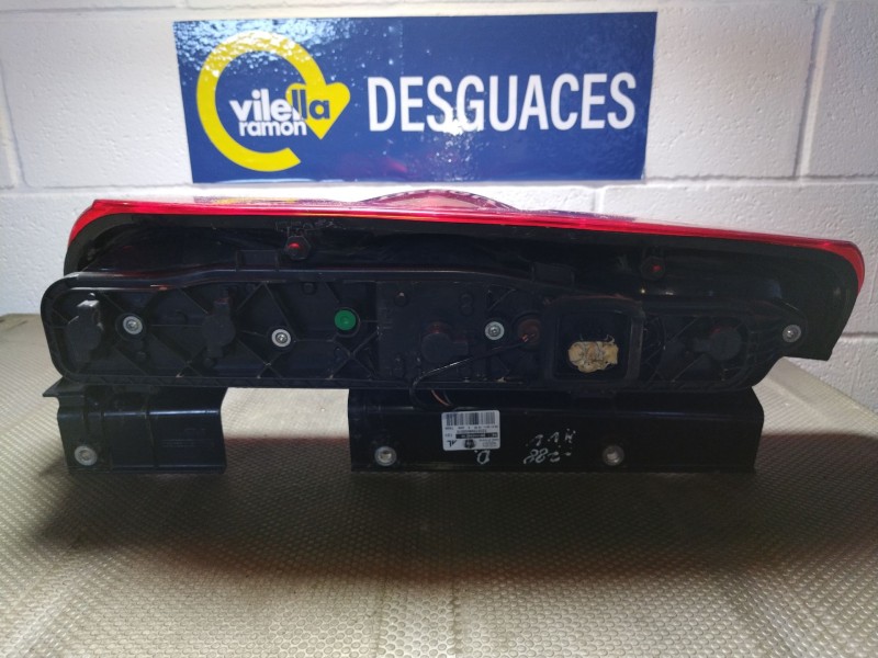 Recambio de piloto trasero derecho para fiat doblo active referencia OEM IAM 00518106730   Recambio de piloto trasero derecho para fiat doblo active referencia OEM IAM 00518106730