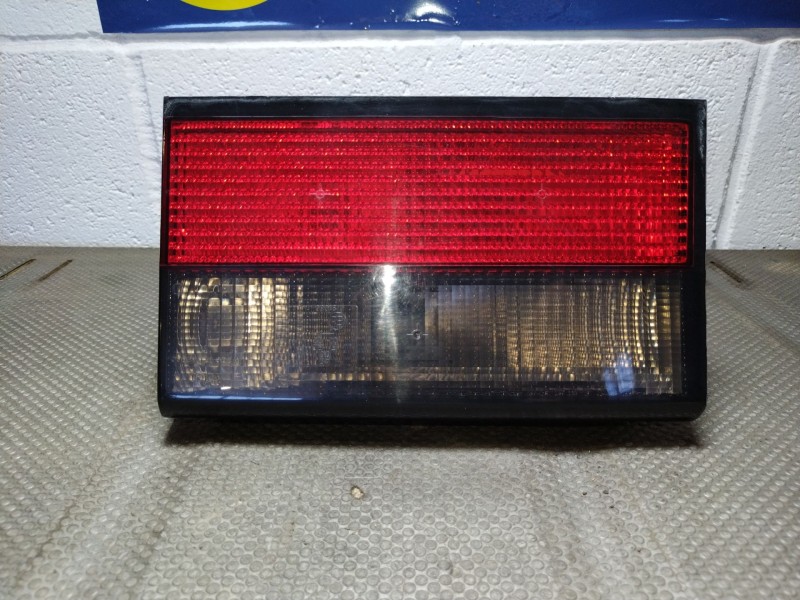 Recambio de piloto porton derecho para citroen xantia berlina 2.1 td sx referencia OEM IAM   