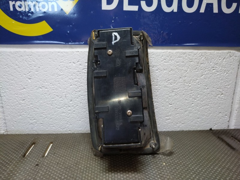 Recambio de piloto trasero derecho para seat 131 referencia OEM IAM   