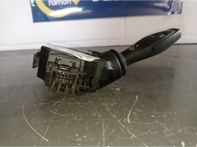 Recambio de mando limpia para ford fiesta (cb1)  | 0.08 - ...  | 0.08 - ... referencia OEM IAM 8A6T17A553AC   Recambio de mando limpia para ford fiesta (cb1)  | 0.08 - ...  | 0.08 - ... referencia OEM IAM 8A6T17A553AC