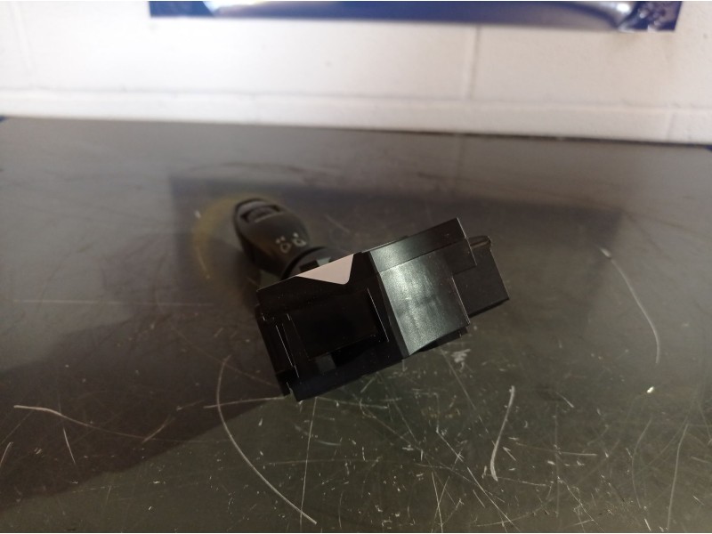 Recambio de mando limpia para ford fiesta (cb1)  | 0.08 - ...  | 0.08 - ... referencia OEM IAM 8A6T17A553AC   Recambio de mando limpia para ford fiesta (cb1)  | 0.08 - ...  | 0.08 - ... referencia OEM IAM 8A6T17A553AC