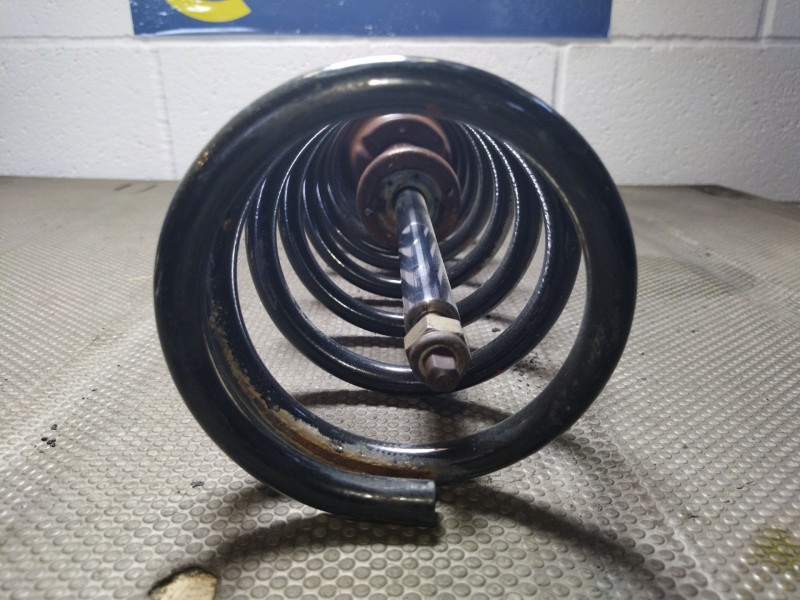 Recambio de amortiguador delantero derecho para seat 131 referencia OEM IAM   